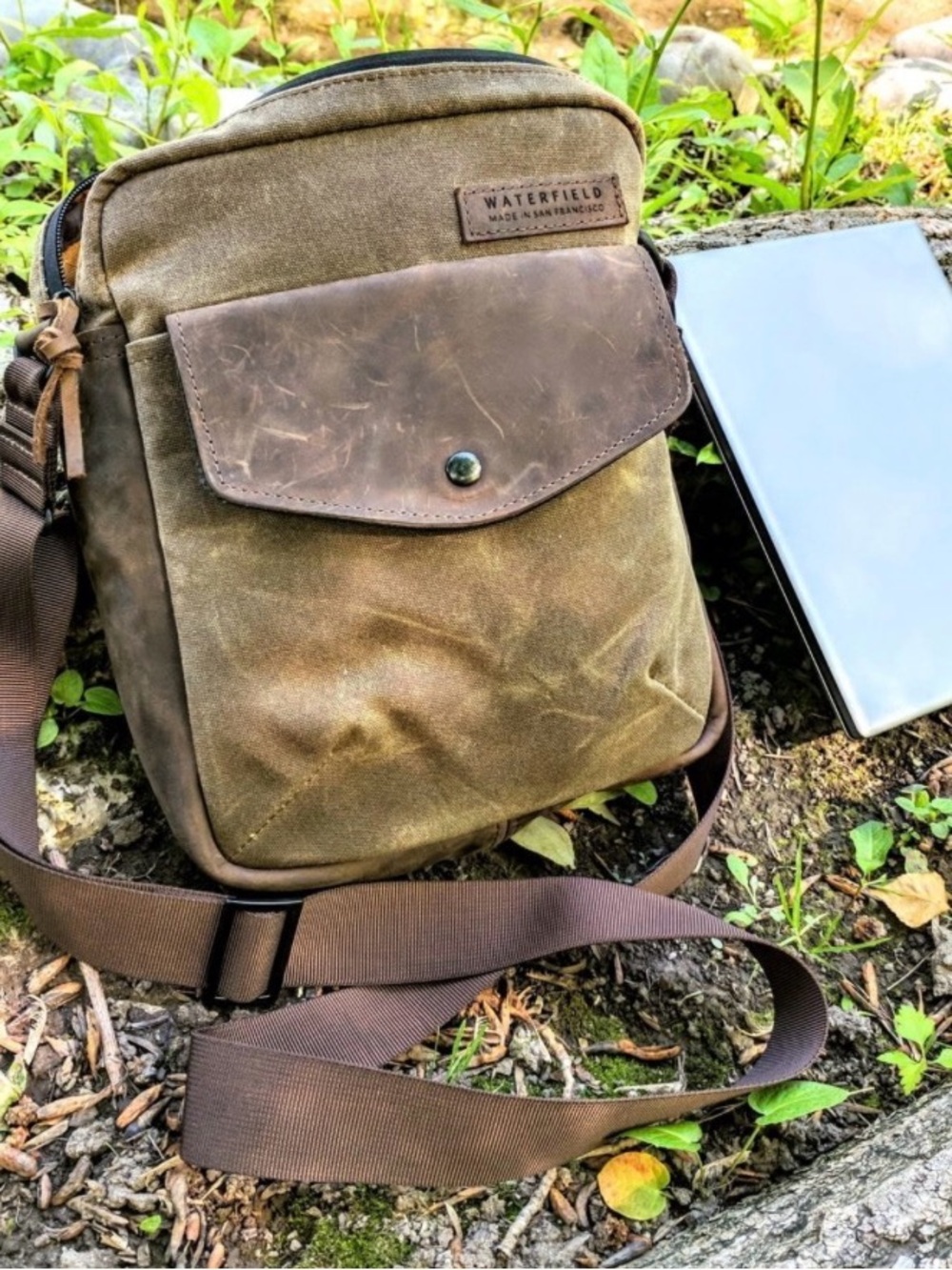 WaterField Designs Bolt Crossbody laptop bag